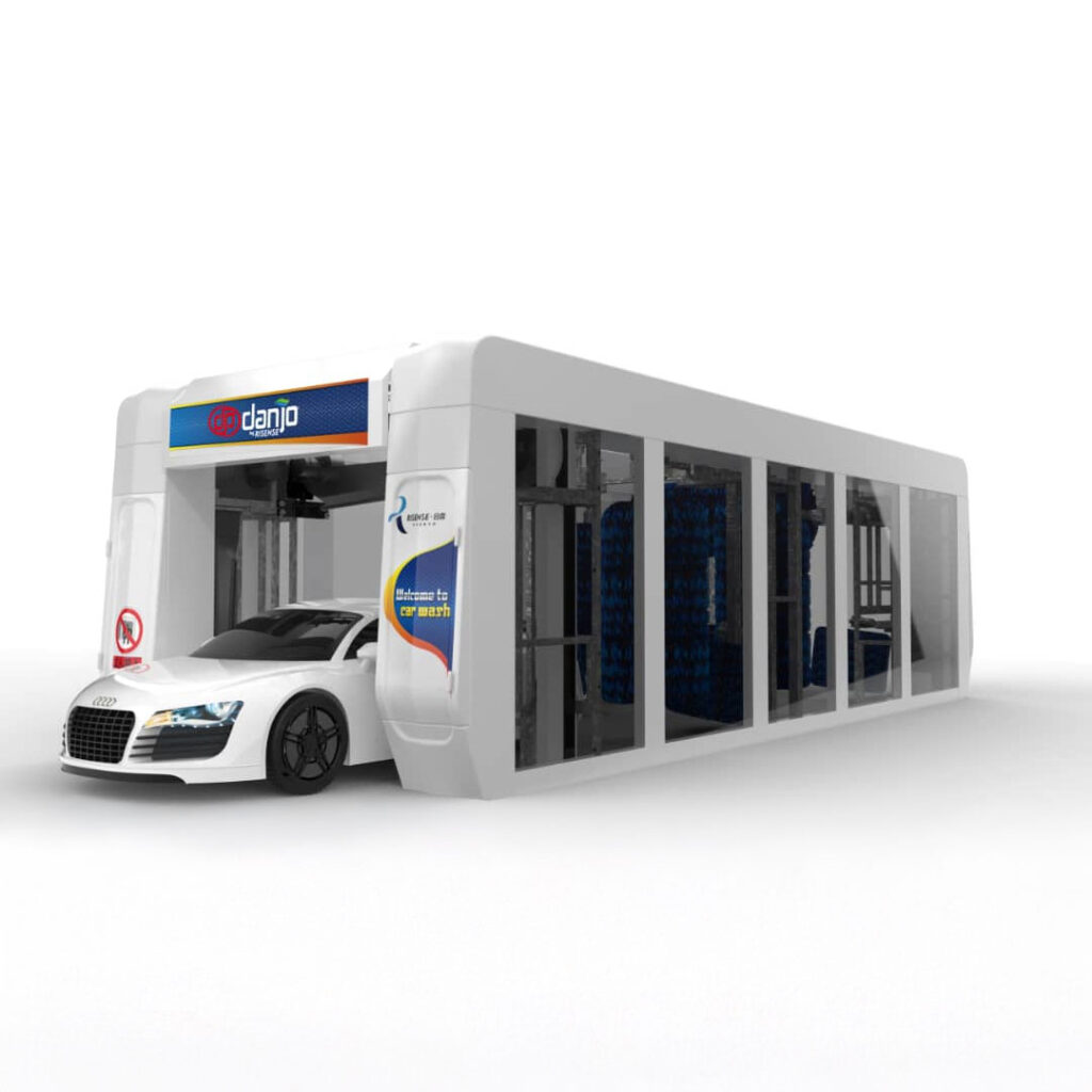 Túnel de autolavado Danjo con un auto blanco